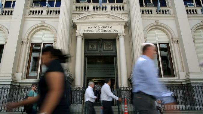 BC argentino reduz taxa de juros de referência de 60% para 50%