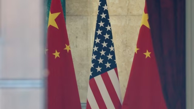EUA e China buscam concluir negociações sobre comércio em Paris para a cúpula Xi-Trump