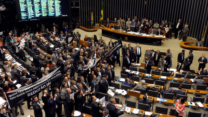 Câmara conclui votação em 1º turno da PEC da Transição