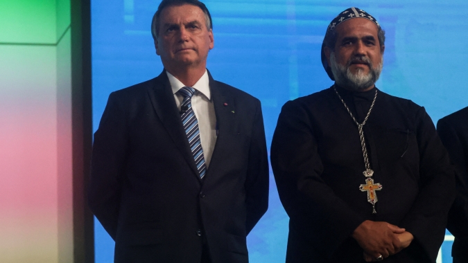 Reuters: Padre Kelmon faz dobradinha com Bolsonaro em debate da Globo
