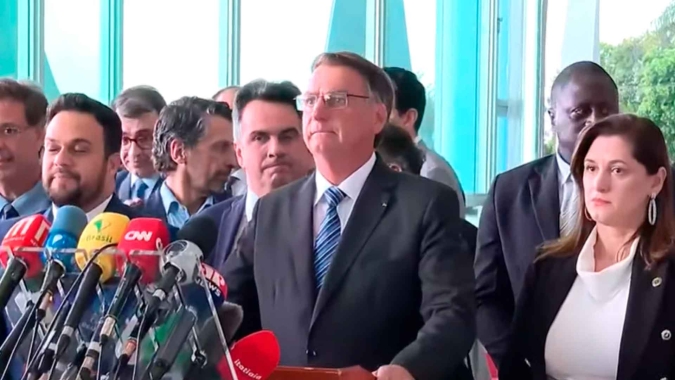 Bolsonaro agradece os 58 mi de votos, fala sobre surgimento da direita e repudia manifestações violentas