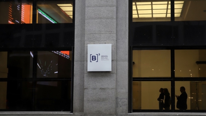 Volume médio diário de negócios em ações na B3 cai 22% em junho