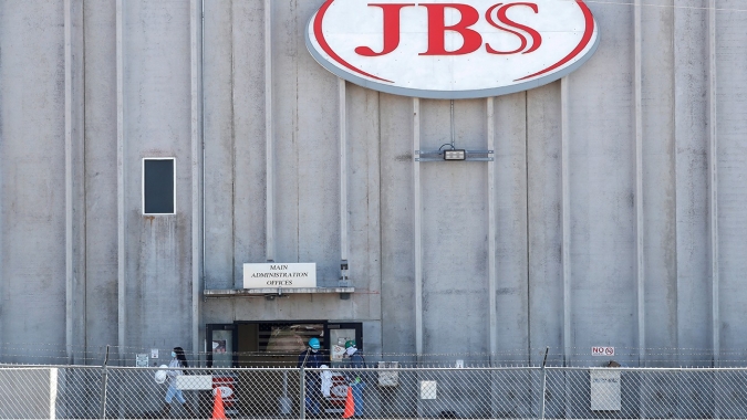 Cerca de 20 empregados de unidade da JBS em Goiânia testam positivo para Covid-19