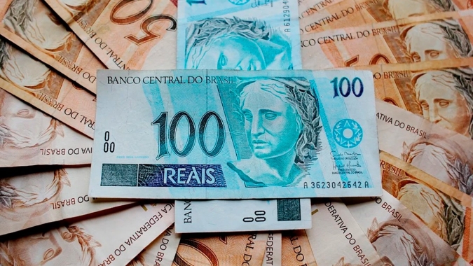 Valor médio do Bolsa Família deve ficar abaixo de R$300, dizem fontes