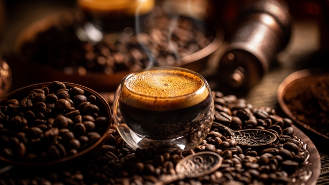 Café inicia sexta-feira em baixa com mercado repercutindo safra recorde do Brasil