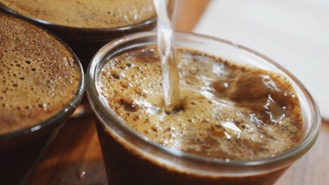 Café estende ganhos e avança mais de 1% em Nova York; Londres também sobe