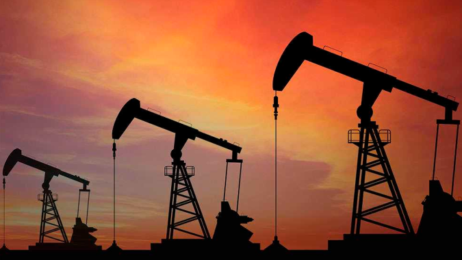 Preços do petróleo oscilam enquanto mercados avaliam divulgação das reservas da AIE