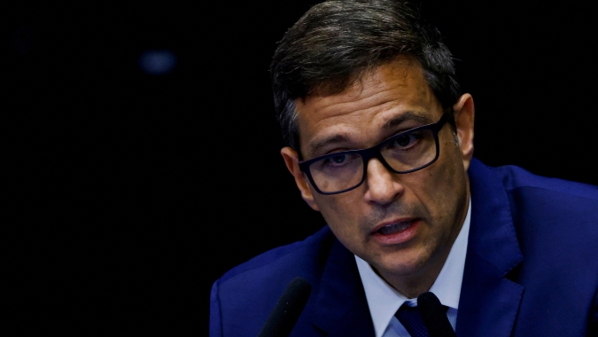 Incerteza fiscal impacta política monetária e mudança na meta dificultaria projeções, diz Campos Neto