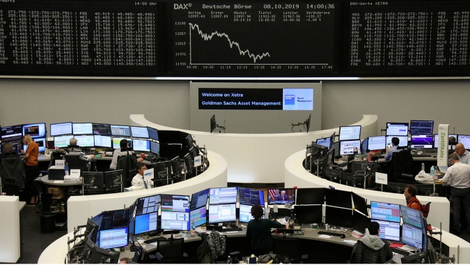 Mercado acionário europeu sobe no dia com alta de ações de energia e varejo, mas fecham semana em baixa