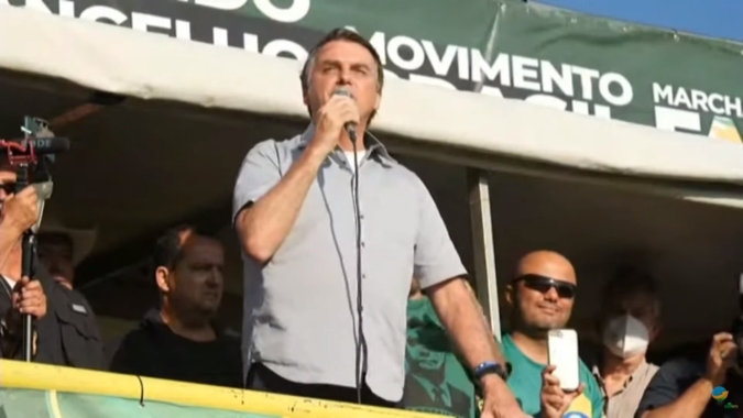 "O Brasil se mantém em pé em grande parte graças ao homem do campo que não parou", discursa Bolsonaro