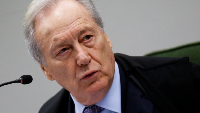 Lewandowski vota a favor de restrições para quem não se vacinar contra Covid-19