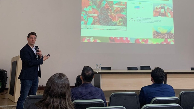 Cecafé aborda exportações e novas regulações de mercado em evento na UFLA