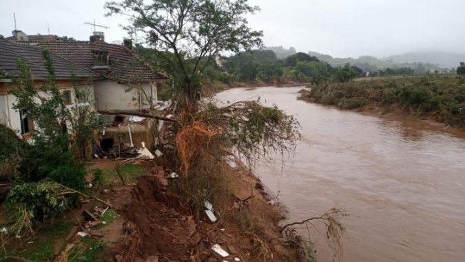 A maior enchente da história do Rio Grande do Sul, supostamente, foi apenas uma "marolinha", por Eduardo Lima Porto