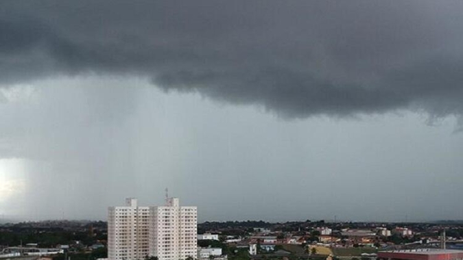 Litoral do Nordeste segue com chuva, enquanto interior enfrenta tempo seco