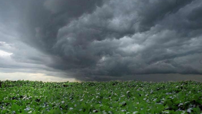 Chuva intensa sobre solo encharcado eleva alerta para produtores no Sul do Brasil
