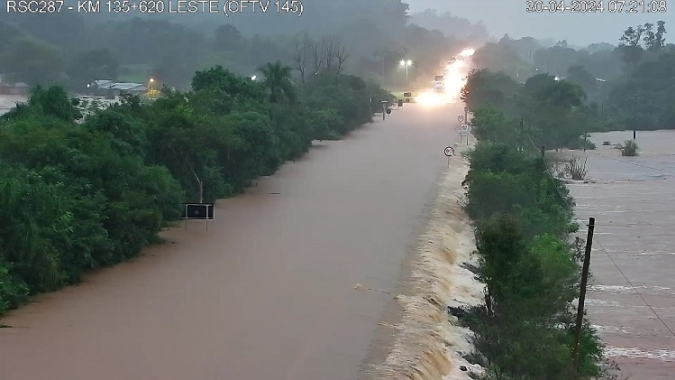 Alagamentos e chuvas impactam o transporte de cargas no Rio Grande do Sul