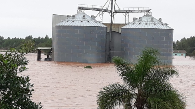 Silos em alagamentos podem produzir gases inflamáveis, alerta Kepler Weber
