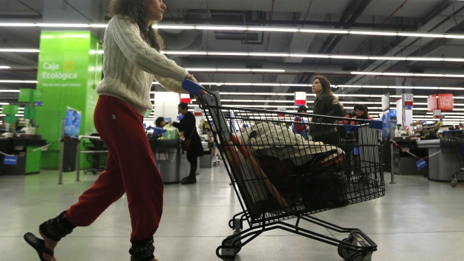 Risco de crise de dívida em mercados emergentes é menor, mas América Latina está mais exposta, diz Moody's
