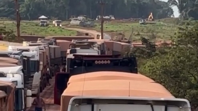 Longas filas em Miritituba são por credenciamento em terminais; motoristas de Sinop e região relatam ‘descaso’