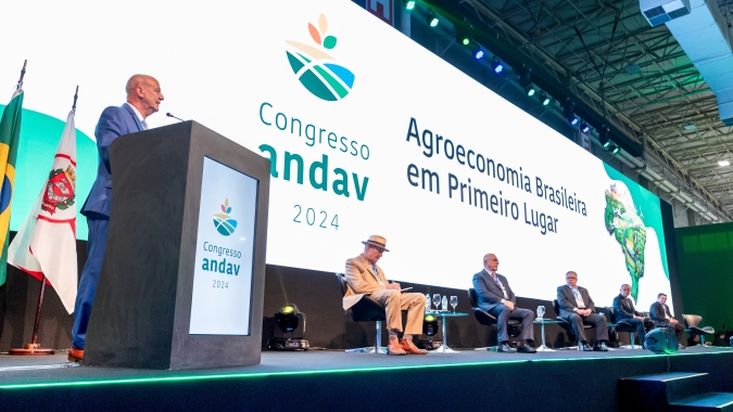 Congresso Andav 2025: especialistas debatem os impactos do tarifaço de Trump ao agro