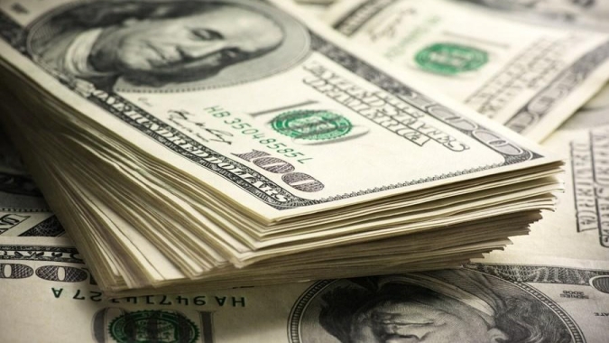 Dólar acompanha exterior e avança contra real com PEC Emergencial no radar