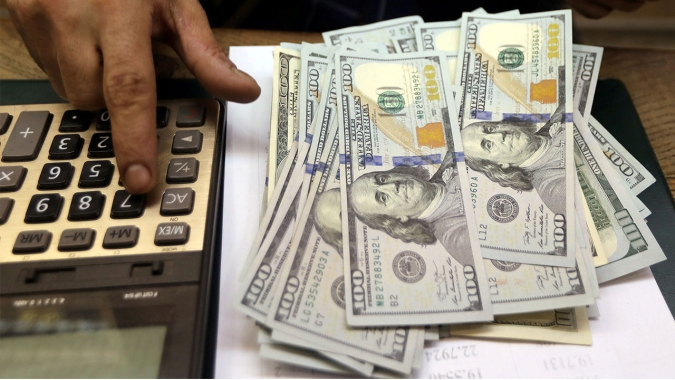 Dólar abre em queda e caminha para nova baixa semanal ante real