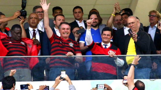 Bolsonaro e Moro trocam farpas no Twitter; cresce a  hashtag "MoroTraidor", diz Reuters