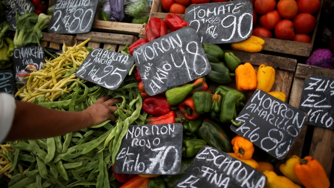 Conab verifica alta superior a 50% de cenoura e tomate no atacado de cinco estados devido às baixas temperaturas