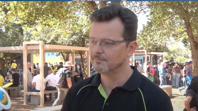 Em um só equipamento, produtor pode realizar aplicação de calcário, de fertilizantes e utilizar como graneleiro de 30 toneladas