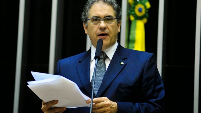 Relator mantém isenção de IR para debênture incentivada, CRI e CRA, mas eleva taxa de LCI e LCA