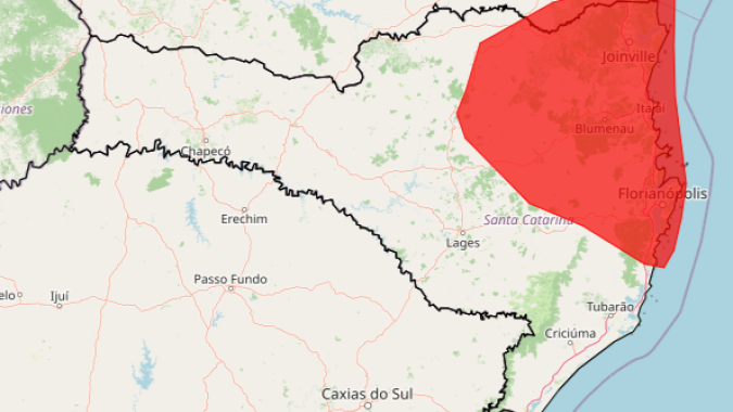 Leste de Santa Catarina tem alerta vermelho para acumulado de chuva neste fim de semana
