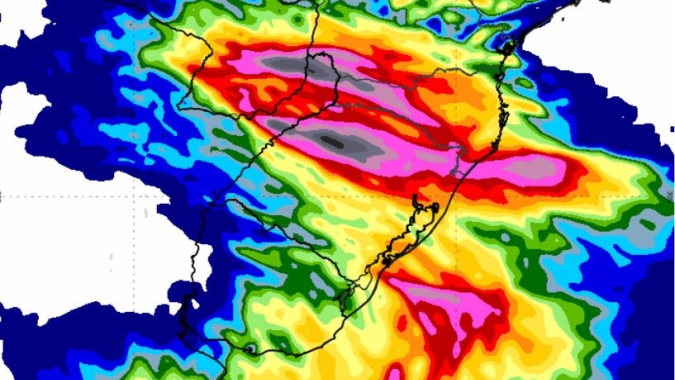 Tempo severo: Novo ciclone extratropical deixa Sul do Brasil com novo alerta para chuvas intensas