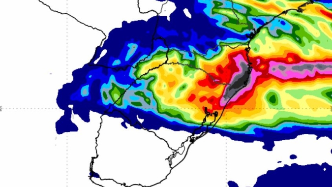 Ciclone extratropical e frente fria deixam Centro-Sul do Brasil em alerta para chuvas intensas nesta 3ª feira