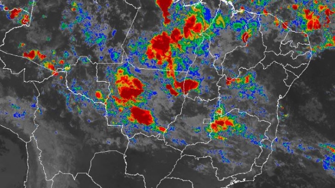 Modelos mostram mais um dia de fortes chuvas no Centro-Norte do Brasil nesta 3ª feira
