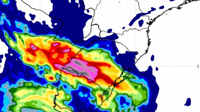 Entrada de novo sistema muda condições do tempo e deixa região Sul em alerta para tempestade