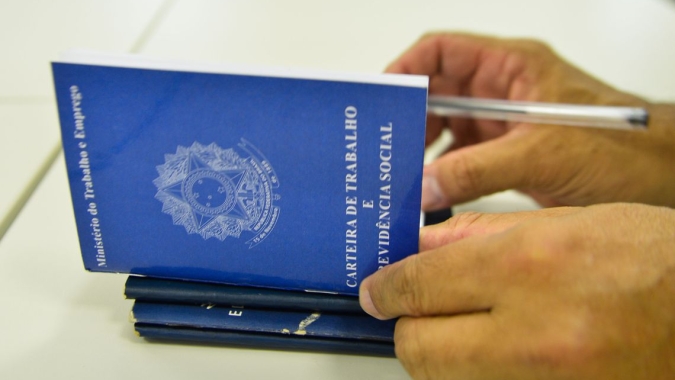 Taxa de desemprego no Brasil cai a 8,7% no 3º tri, menor nível desde 2015