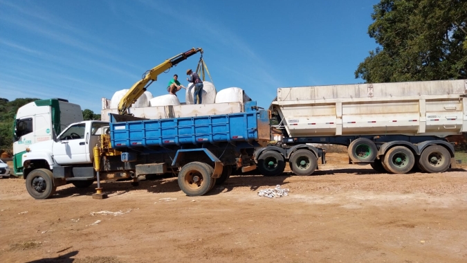 Produtores de leite gaúchos atingidos por chuvas recebem alimentação para animais
