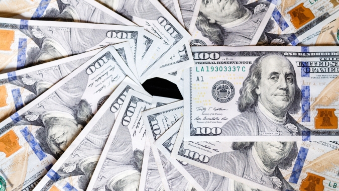 Dólar sobe ante real em dia agitado com exterior, PIB e Ptax