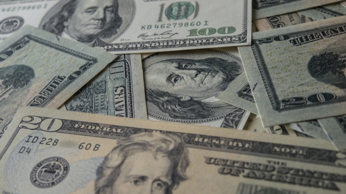 Dólar sobe ante o real após decisão do Copom e na espera de medidas fiscais