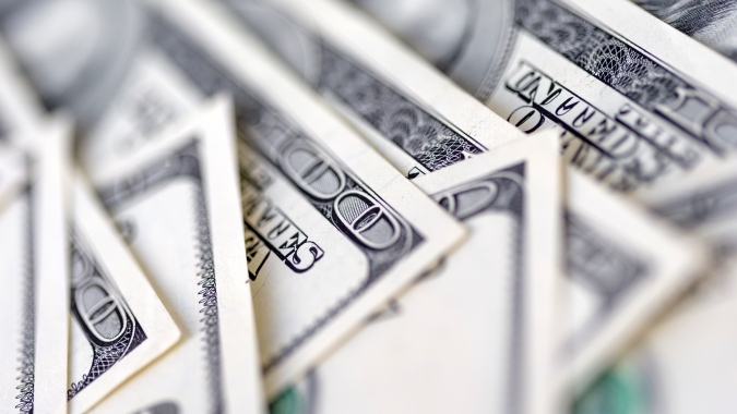 Dólar recua com maior otimismo do mercado por tramitação do pacote fiscal no Congresso