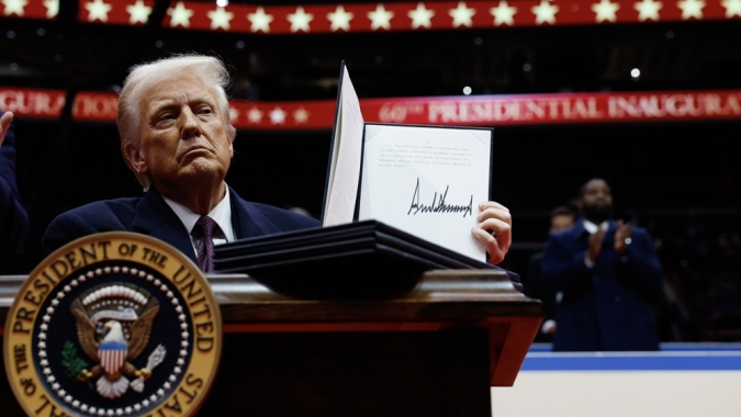 Decretos de Trump miram em clima, políticas de imigração e funcionários federais