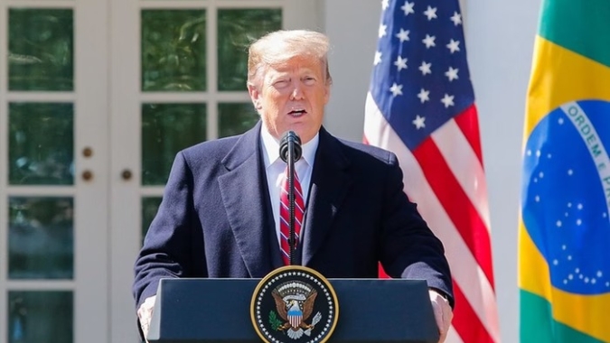 Trump diz não estar preocupado com possibilidade de Rússia e China formarem um eixo contra os EUA