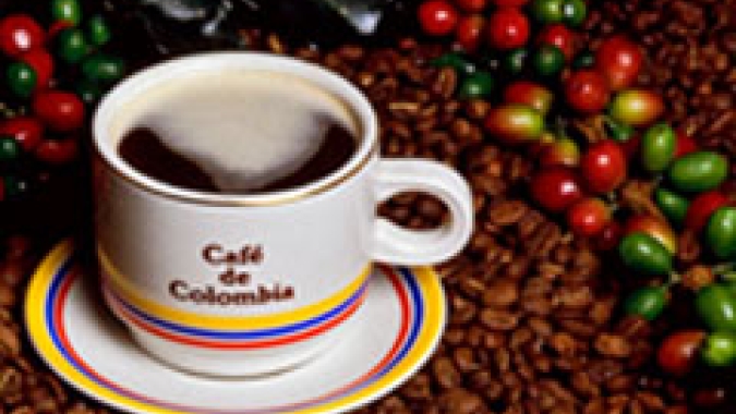 Exportações e produção de café da Colômbia caem em abril; chuvas atrapalham colheita