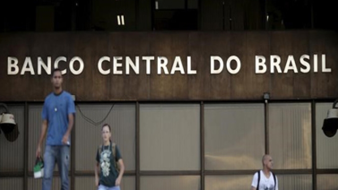 Comunicado duro do BC traz pressão de alta para juros curtos e de baixa para dólar e bolsa