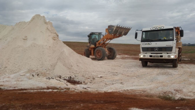 Novos insumos para a calagem auxiliam produtor rural no manejo de perfil do solo