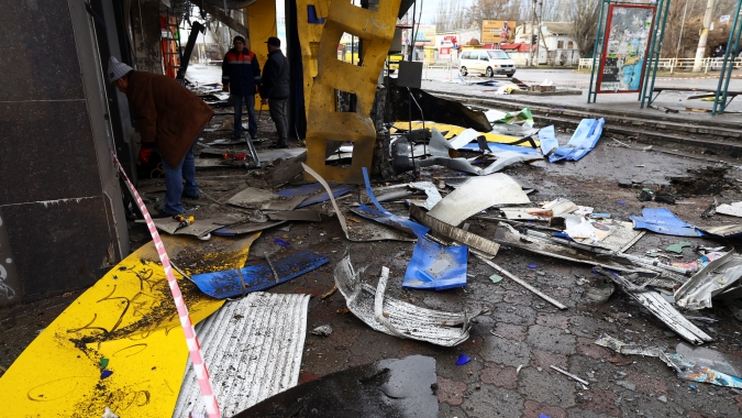Kherson, na Ucrânia, tem 6 mortos e 12 feridos em bombardeio russo, dizem militares