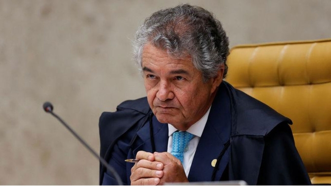 Bolsonaro visita Fux, que pede que escolha de novo ministro do STF ocorra após aposentadoria de Marco Aurélio