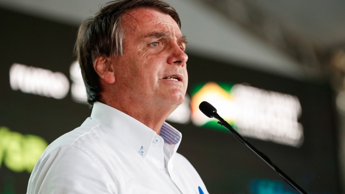Bolsonaro deixa hospital e diz que estará no Palácio do Planalto nesta segunda-feira