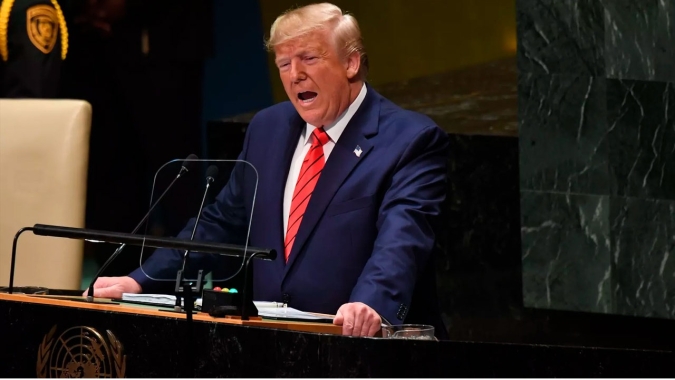 Trump alerta sobre recessão nos EUA e pede suspensão de atividades sociais