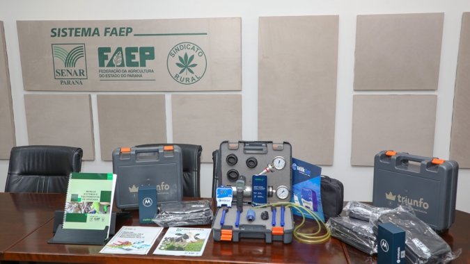 Sistema FAEP/SENAR-PR entrega equipamentos ao IDR-PR para melhoria da cadeia do leite